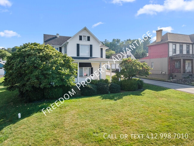 Building Photo - 536 Fayette St