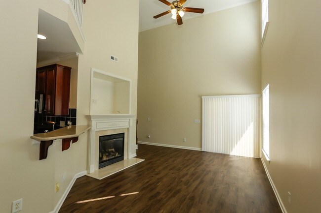 Building Photo - 1221 Hammond Dr