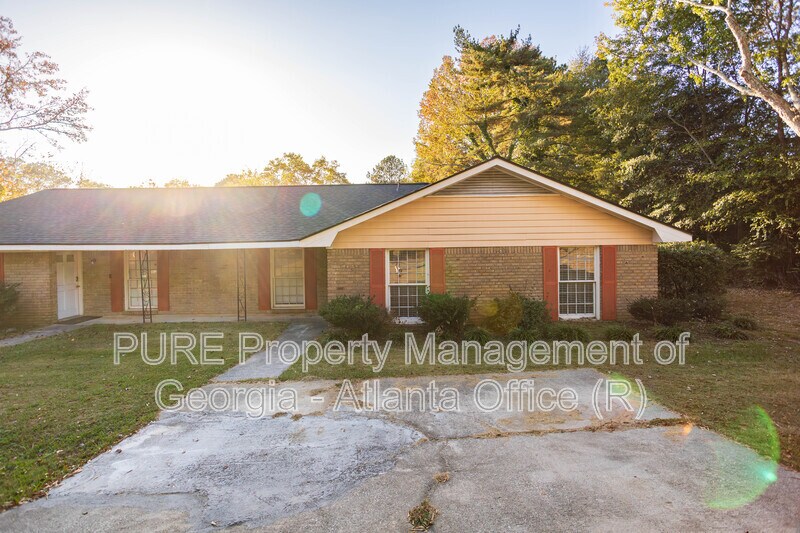 Primary Photo - 168 Manning Rd SW