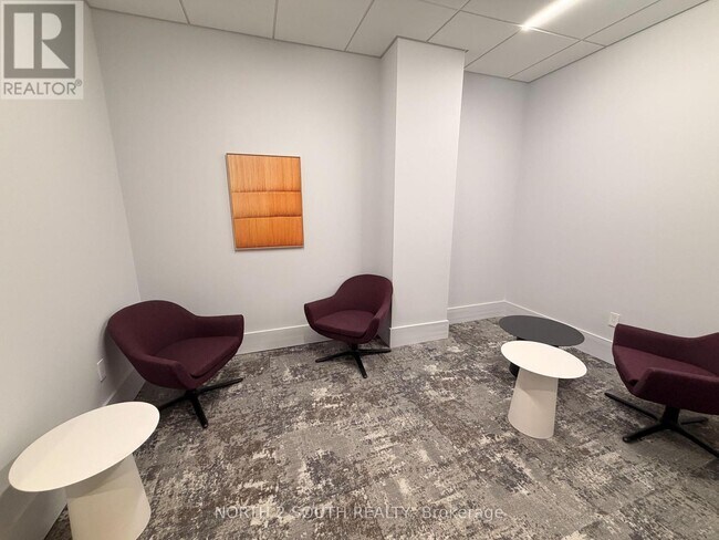 Building Photo - 1720 Bayview Ave