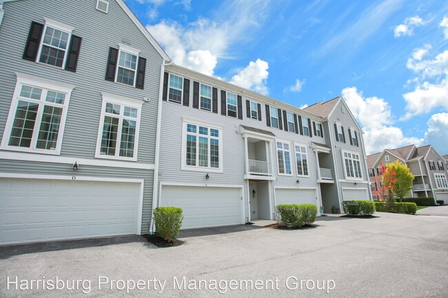 Building Photo - 2 br, 1.5 bath House - 3034 Meridian Commo...