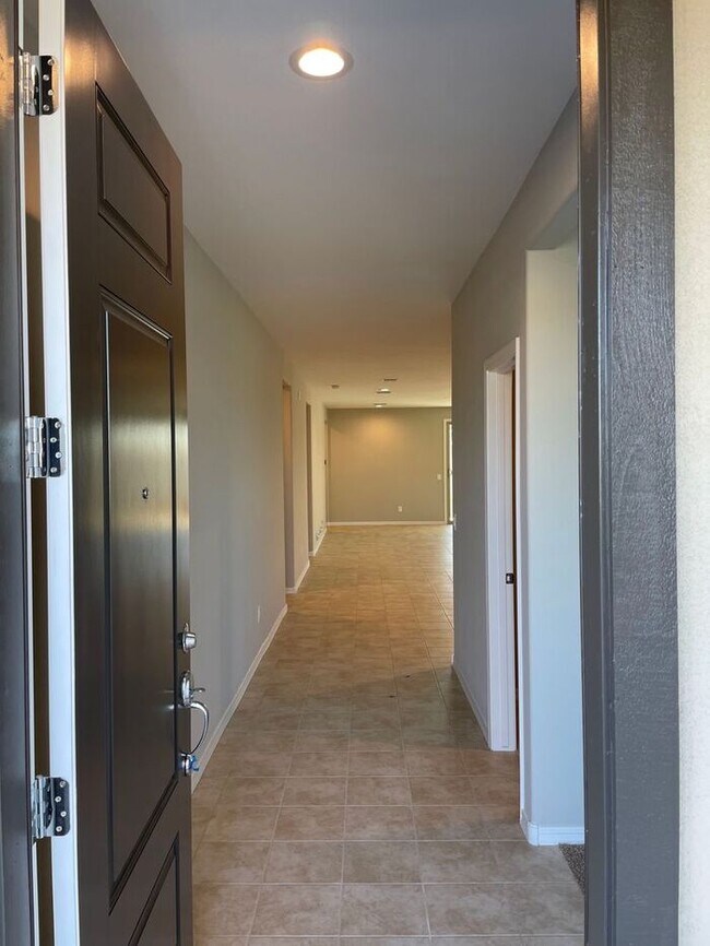 Building Photo - 11005 W MELVIN ST - 3BR 2.5BA 111th/Van Bu...