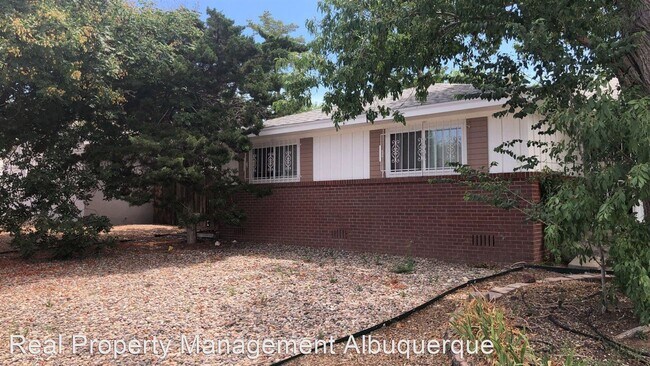 Foto del edificio - 3 br, 2 bath House - 7200 Bellrose Ave NE