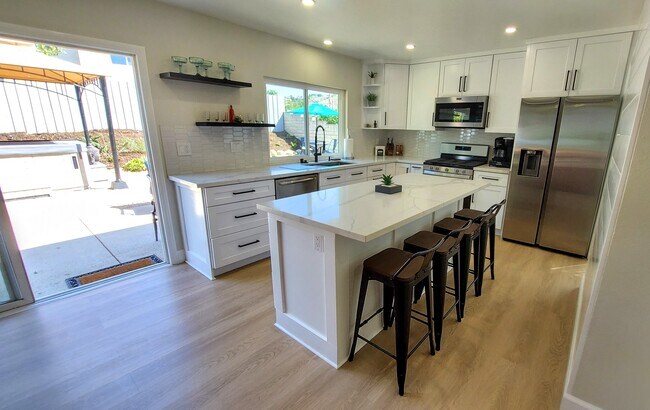 Building Photo - 3327 Rainbow Creek Cir