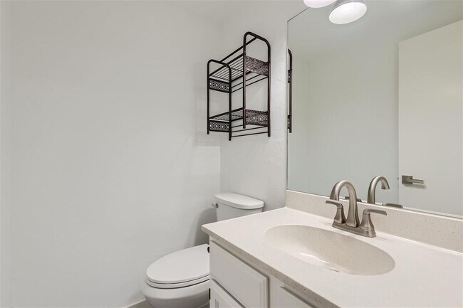 Foto del edificio - 900 Taulbee Ln