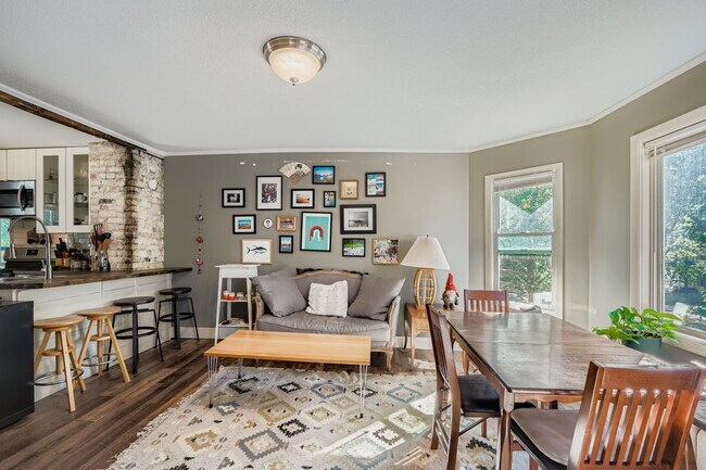 Foto del edificio - 1000 26th Ave NE