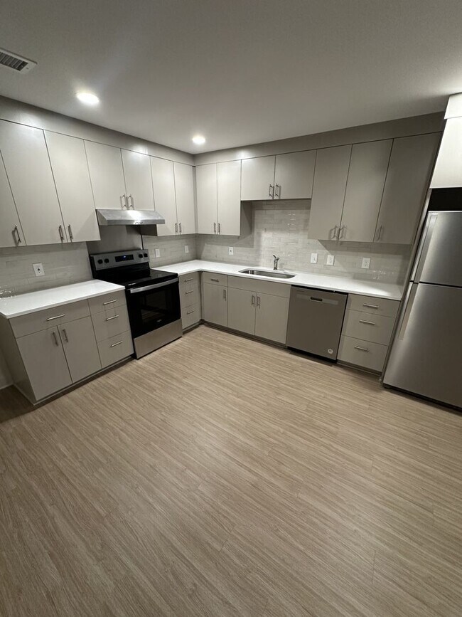 Foto del edificio - 2 Bedroom 2 Bathroom Condo!