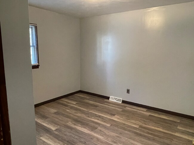 Foto del edificio - 4755 Oak Ridge Rd
