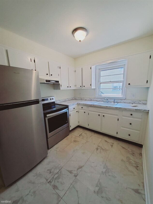 Foto principal - 2 br, 1 bath Condo - 143 Seaside Ave Apt 2