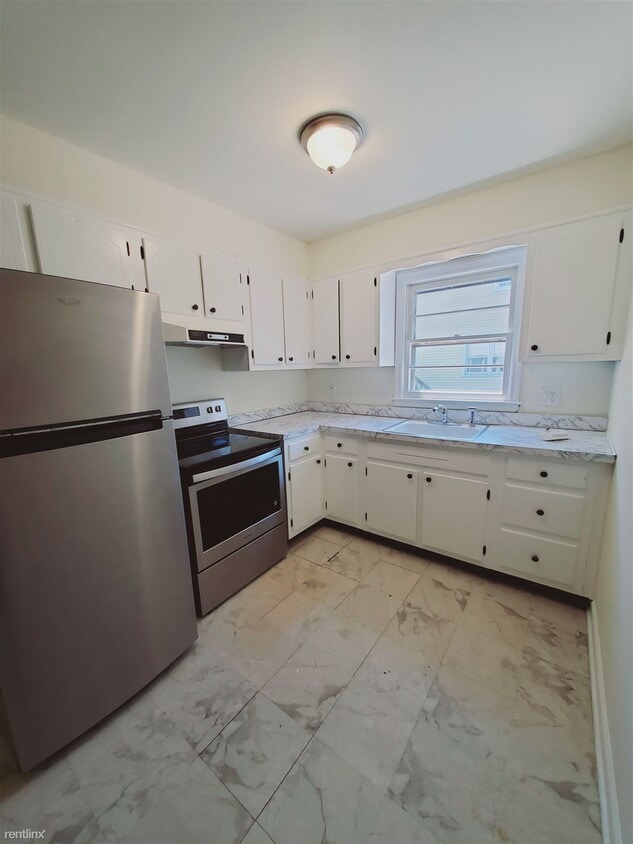 Primary Photo - 2 br, 1 bath Condo - 143 Seaside Ave Apt 2