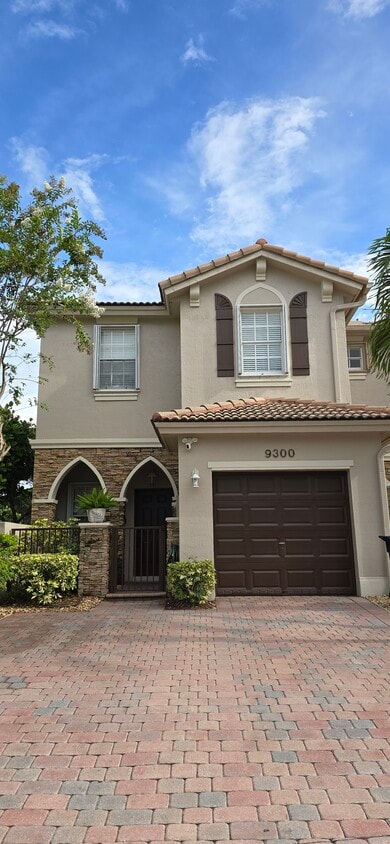 Primary Photo - 9300 SW 222nd Way
