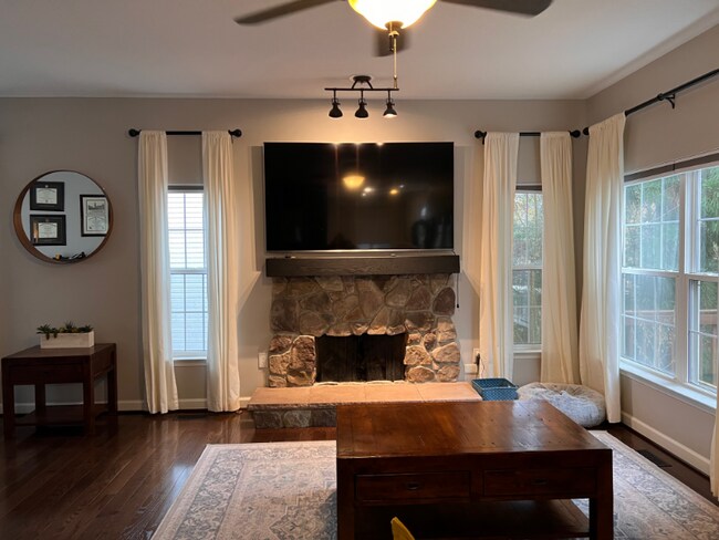 Building Photo - 5319 Trumpington Ct