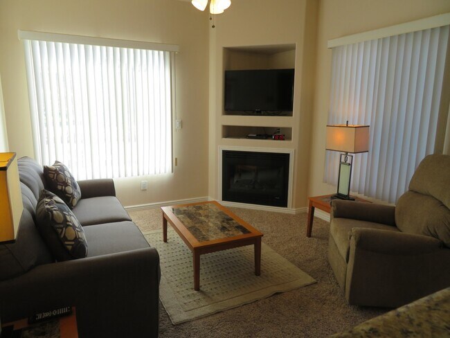 Living Room - 405 Paradise Pky