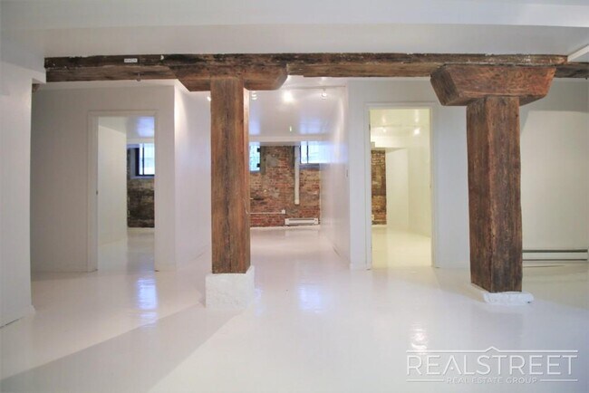 Foto del edificio - Affordable 2 BR in Williamsburg!