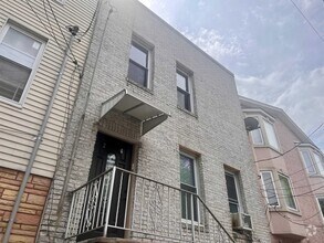 Building Photo - 26 Dales Ave