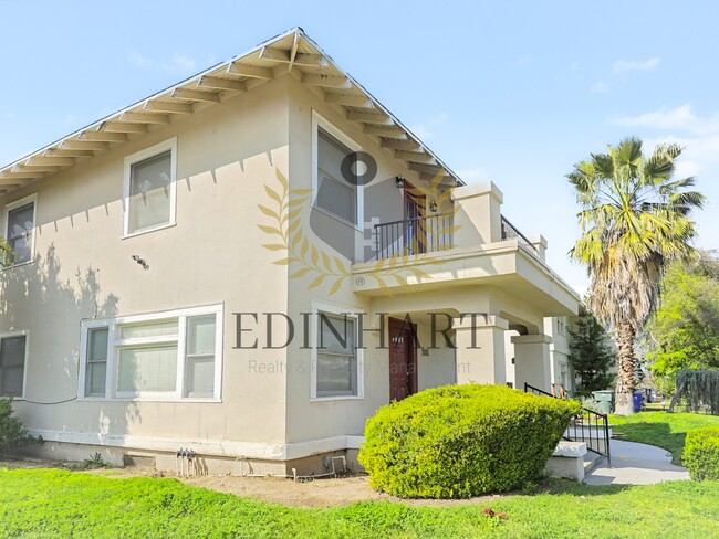 Building Photo - 1105 N College Ave