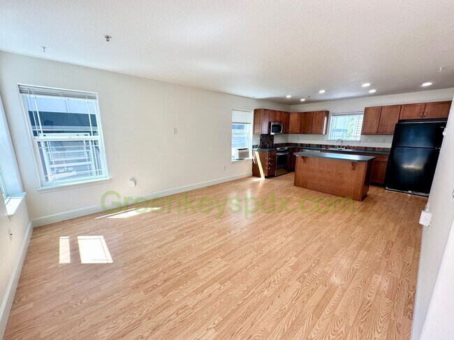 Foto del edificio - 1-Bedroom Townhouse in St. John's with Bon...