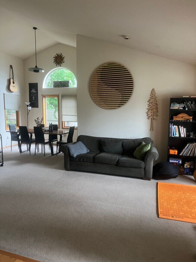 Building Photo - Spacious 4b/3ba House in North Boulder! Av...