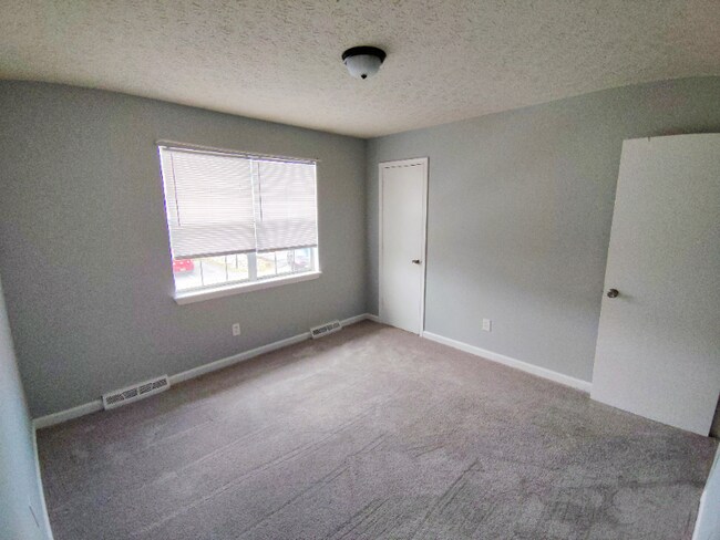 Building Photo - 23 Ferguson Dr