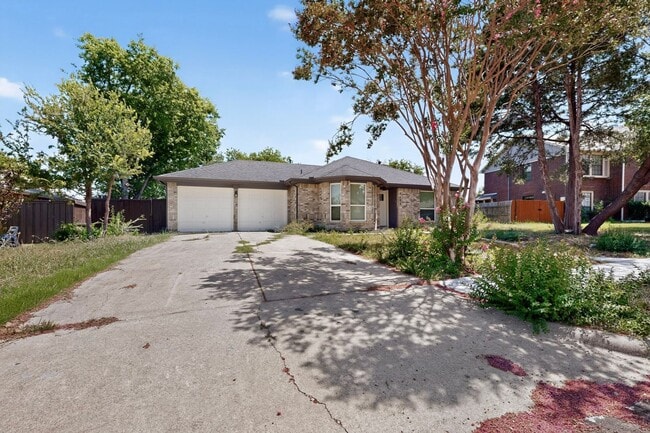 Building Photo - 3604 Lily Ln