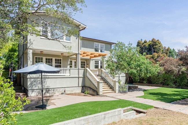 Building Photo - Handsome 5BR/3BA Renovated Craftsman Home!...