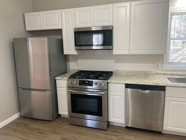 Foto del edificio - 128 Penn St