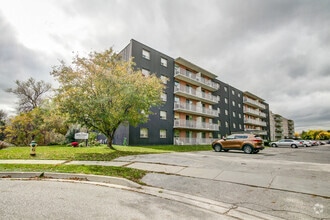 Building Photo - 44 Emma