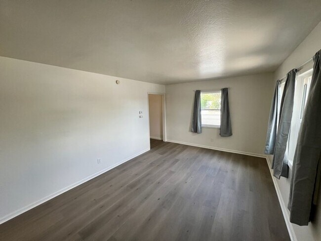 Foto del edificio - 344TH-Betschart, Timothy (344/346/348)