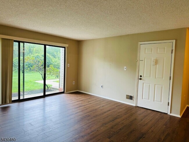Foto del edificio - 122 Crabapple Ln