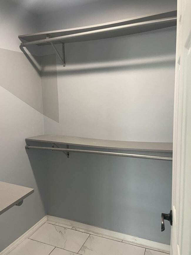 Foto del edificio - 2 bedroom 2 full bathrooms - Centrally loc...