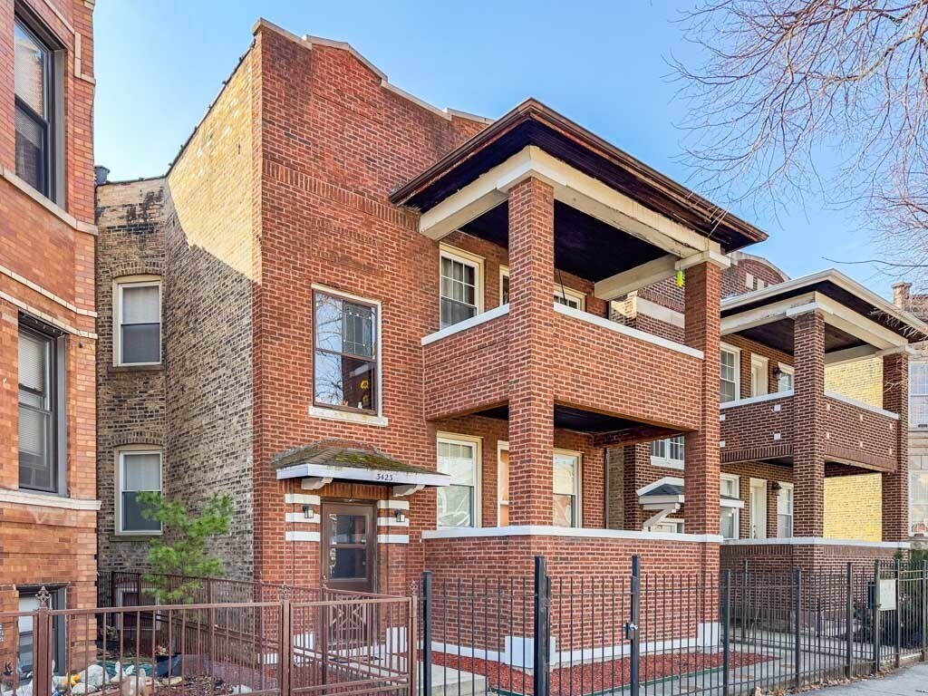 Primary Photo - 3423 W Evergreen Ave