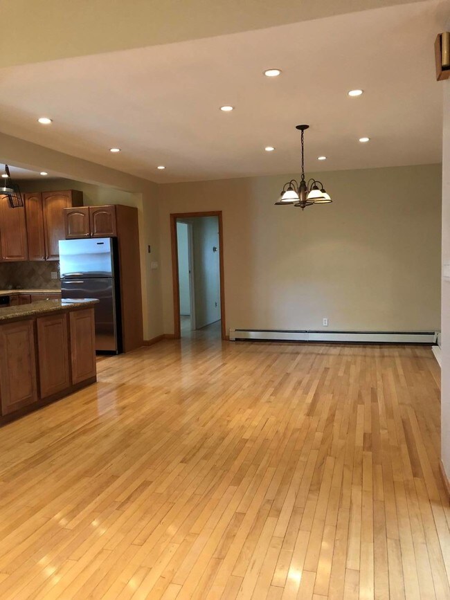 Foto del edificio - 41 Laconia Ave