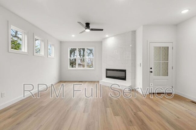 Building Photo - 2109A 14th Avenue North