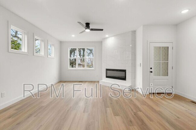 Foto del edificio - 2109A 14th Avenue North