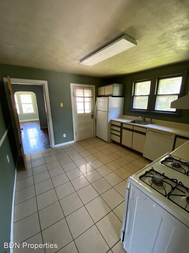Foto del edificio - 2 br, 1 bath House - 4075 Bowen St