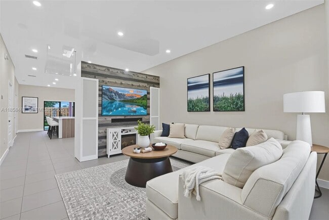 Foto del edificio - 8151 NW 104th Ave