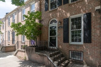 Building Photo - 920 South Paca St