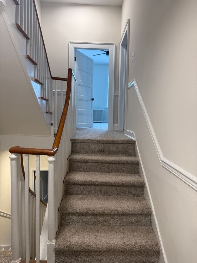 Building Photo - 233 N Market St