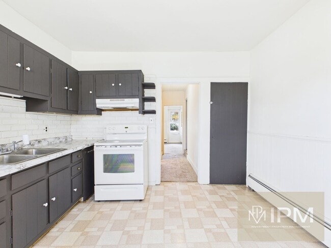 Building Photo - Cozy 3 Bedroom, 1 Bath Home in Spring Grove School District!