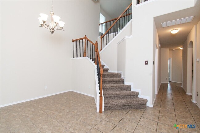 Foto del edificio - 1207 Fawn Lily Dr
