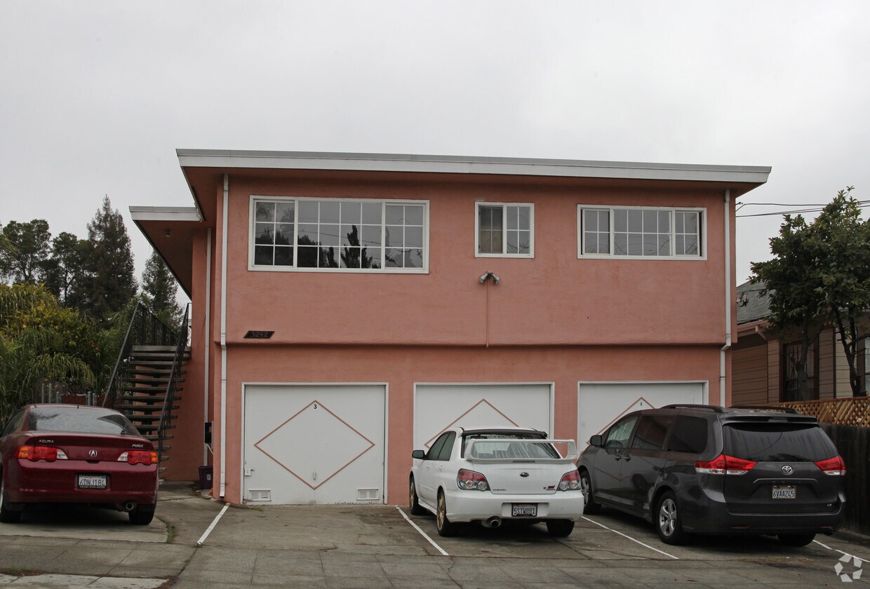 Foto principal - 3242 Davis St