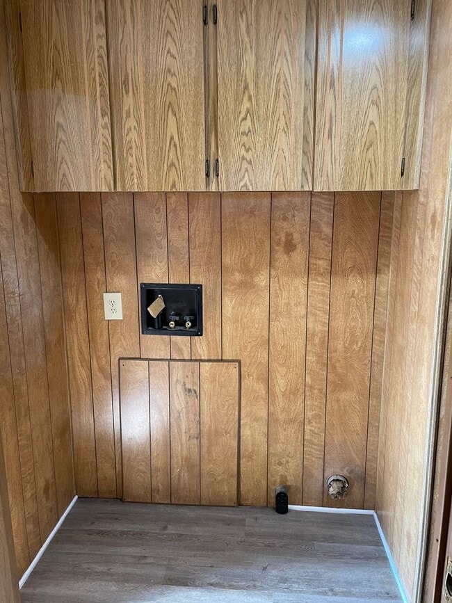 Building Photo - 2 BED, 1 BATH MOBILE HOME, WATER AND TRASH INCLUDED!