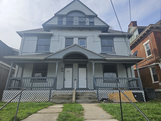 633 Hawthore Ave - 633 Hawthore Ave House