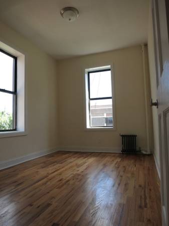 Building Photo - 750 Mace Ave