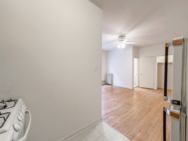 Foto del edificio - 1055 W George St