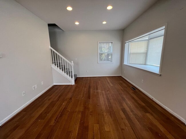 Building Photo - 28033 Rosemont St