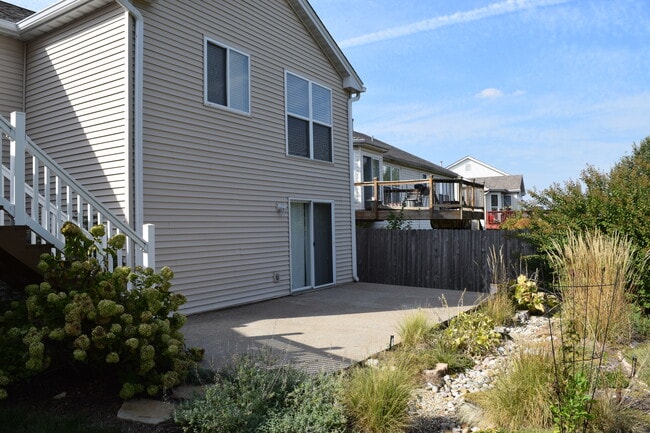 Foto del edificio - 354 Birchwood Crossing Ln