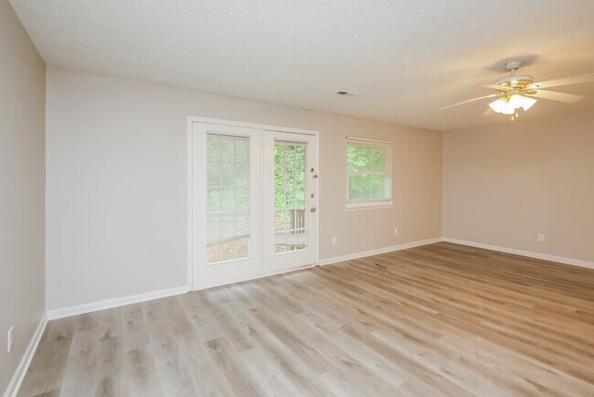 Foto del edificio - 3560 Satellite Blvd