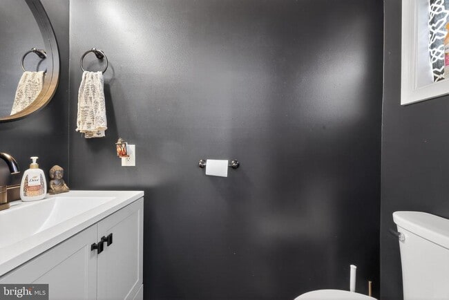 Building Photo - 1221 Rockland Ct