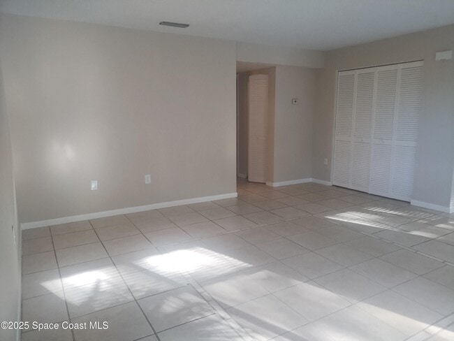 Building Photo - 200 International Dr